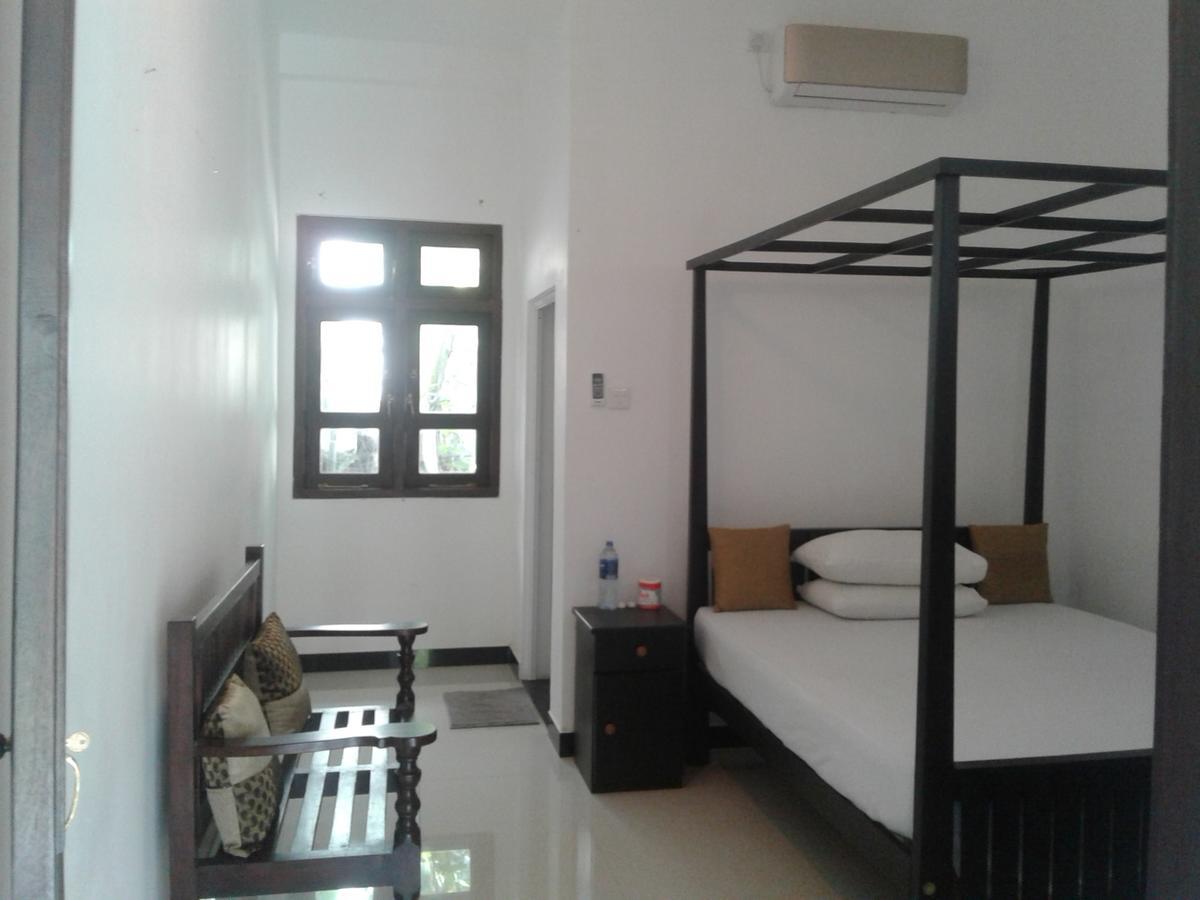 Apna Homestay Apartments Unawatuna Esterno foto