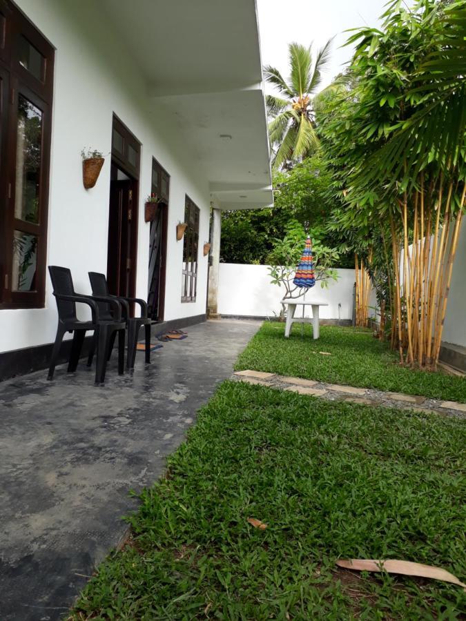 Apna Homestay Apartments Unawatuna Esterno foto