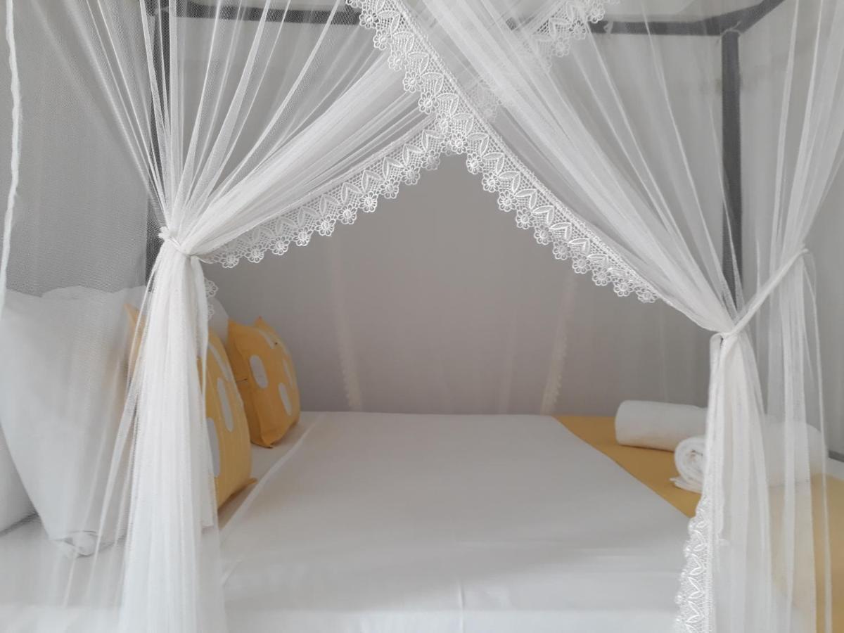 Apna Homestay Apartments Unawatuna Esterno foto