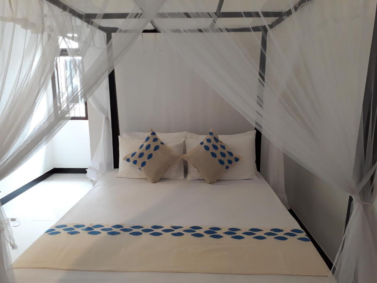 Apna Homestay Apartments Unawatuna Esterno foto