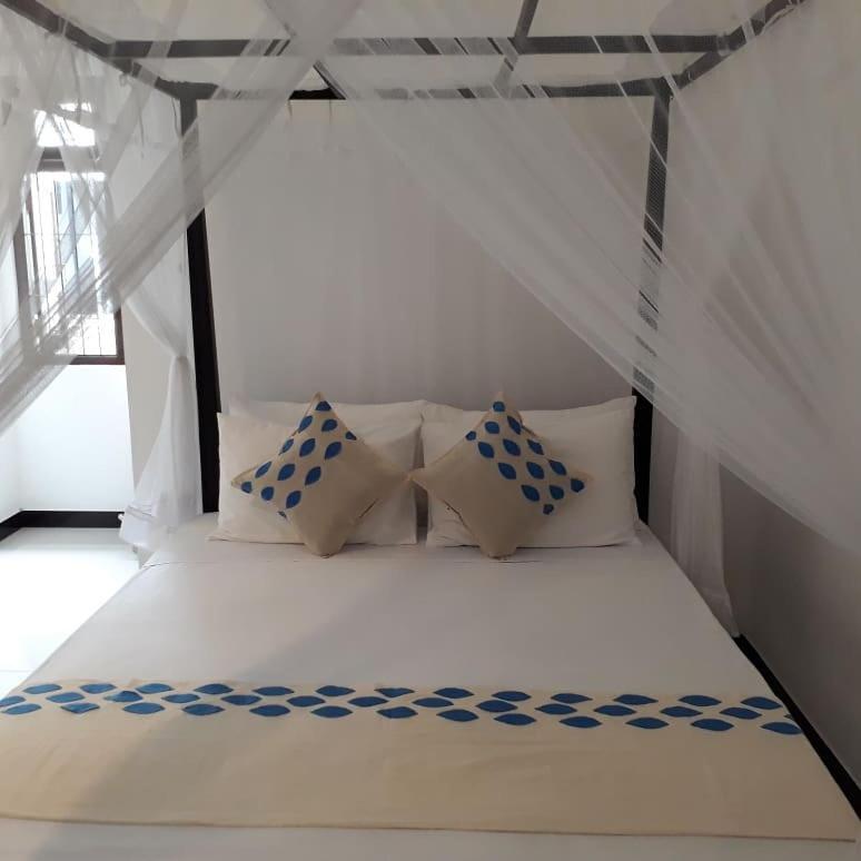 Apna Homestay Apartments Unawatuna Esterno foto