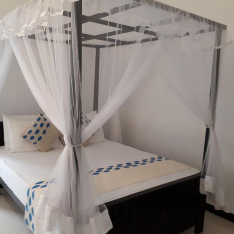 Apna Homestay Apartments Unawatuna Esterno foto